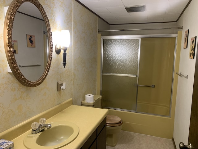 7004 Walnut Hill Rd, Manitou Beach, MI 49253 - bathroom featuring toilet, wallpapered walls, vanity, and enclosed tub / shower combo