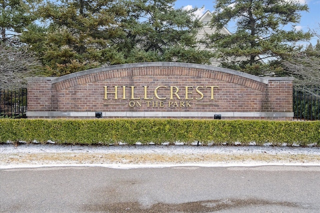 view of community / neighborhood sign