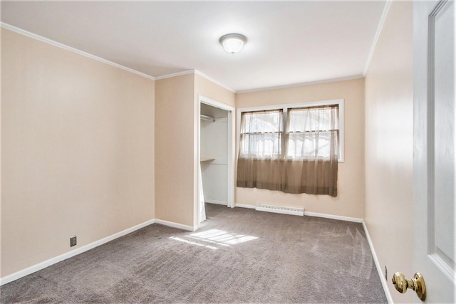 unfurnished bedroom with baseboards, baseboard heating, crown molding, carpet flooring, and a closet