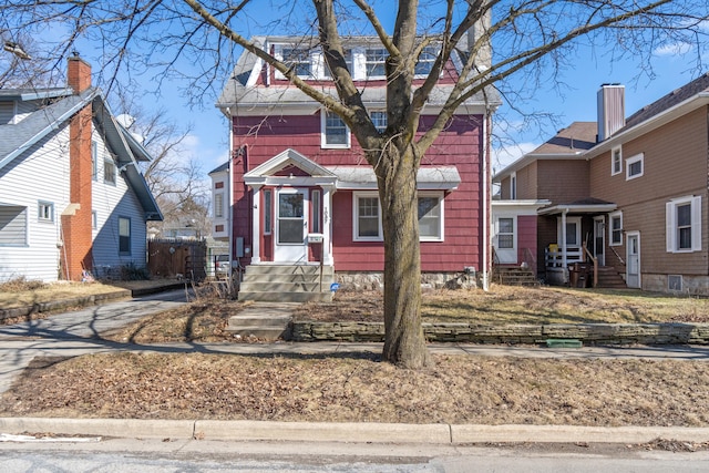 view of american foursquare style home