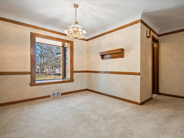 unfurnished room with baseboards, visible vents, carpet floors, and an inviting chandelier