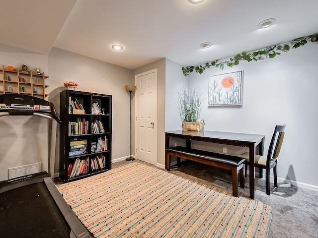 interior space with visible vents, recessed lighting, and baseboards