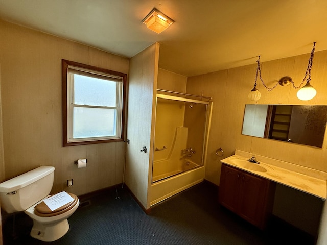 full bathroom with toilet, shower / bath combination with glass door, baseboards, and vanity