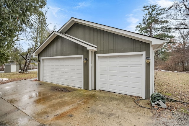 view of detached garage