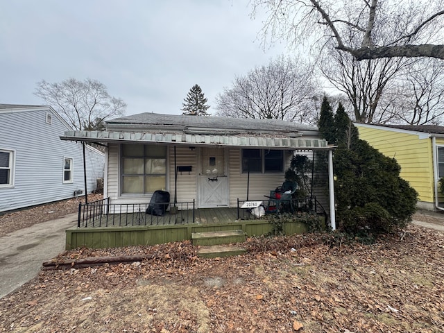 view of front of property with a porch