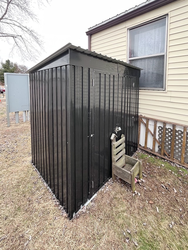 view of outdoor structure with an outdoor structure