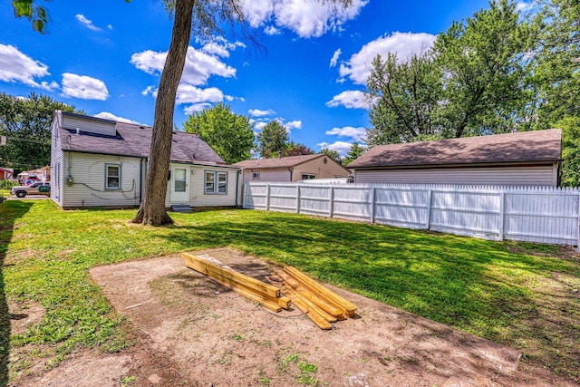 view of yard featuring fence