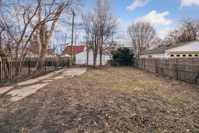 6224 Oldtown St, Detroit, MI 48224 - view of yard featuring fence private yard