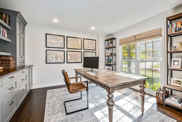 home office featuring dark wood-type flooring, recessed lighting, baseboards, and ornamental molding