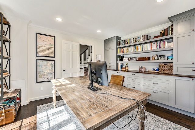 office with dark wood-style floors, recessed lighting, baseboards, and ornamental molding