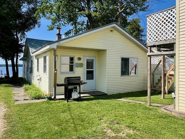 9137 N Lake Shore Dr, Grayling, MI 49738