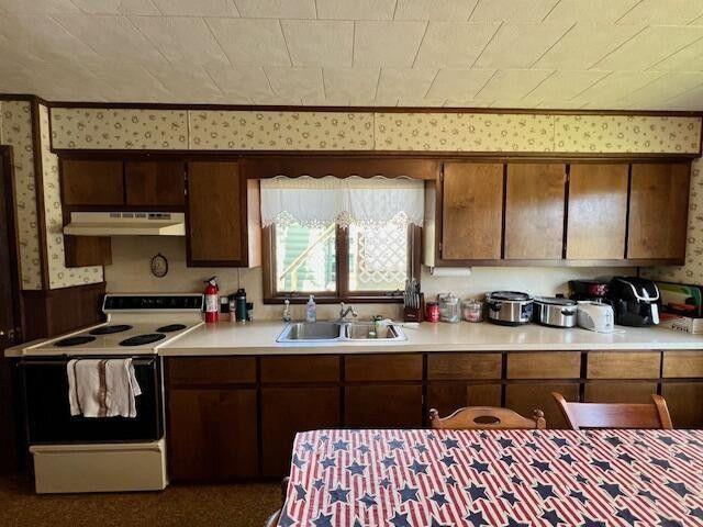 9137 N Lake Shore Dr, Grayling, MI 49738
