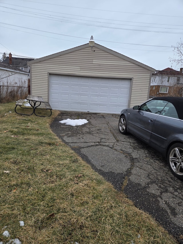 view of detached garage