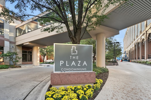 view of community / neighborhood sign