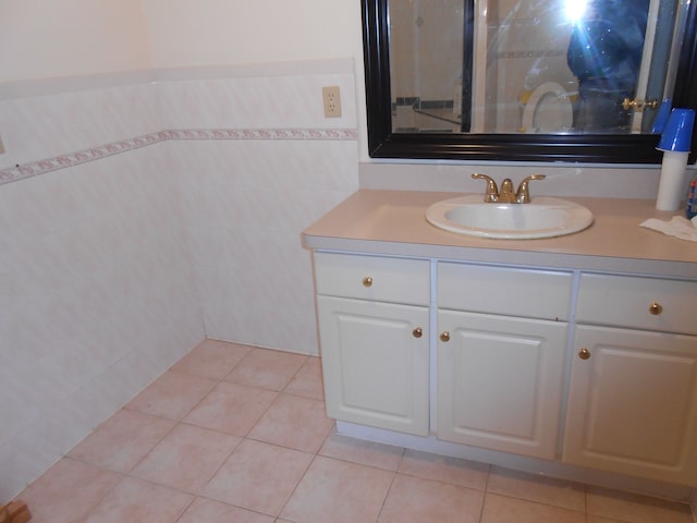 13267 Pearl Dr, Utica, MI 48315 - bathroom featuring vanity and tile patterned flooring