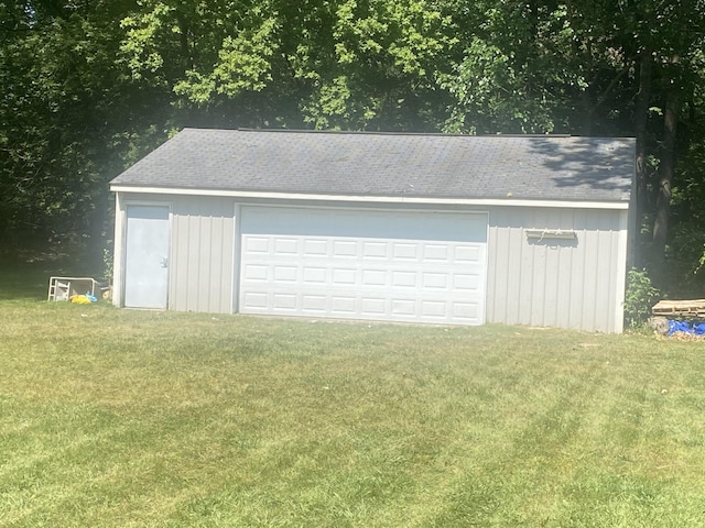 view of detached garage