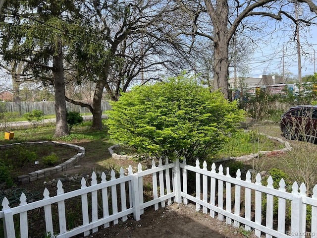 24067 Sargent Ave, Southfield, MI 48033 - view of fenced yard