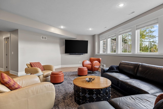 565 Golden Bear Ct, Saint Joseph, MI 49085 - living area featuring baseboards, visible vents, wood finished floors, and recessed lighting