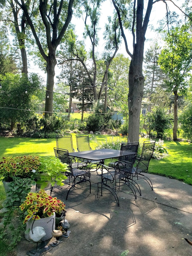 view of patio / terrace with outdoor dining space