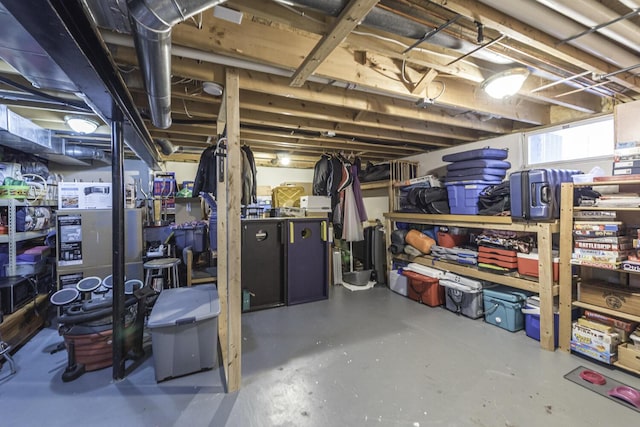 1085 Melrose Ct, Saline, MI 48176 - view of below grade area