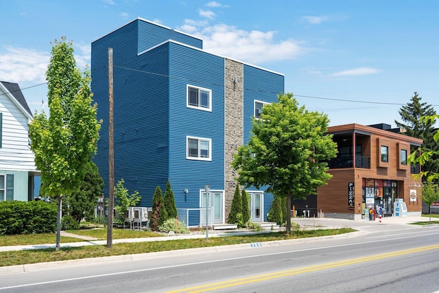 917 Third St, Traverse City, MI 49684