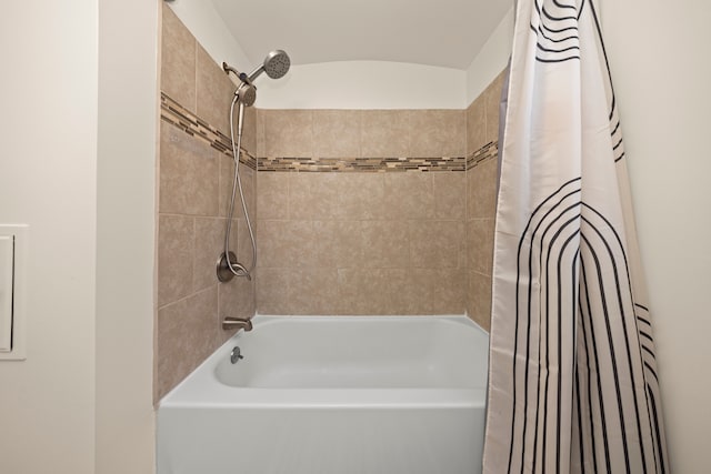 full bath with shower / tub combo