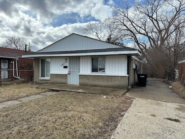 view of front of property with brick siding