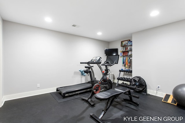 workout room with visible vents, baseboards, and recessed lighting