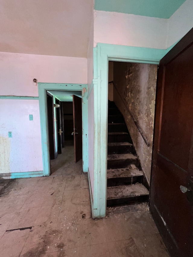 3674 Mount Elliott St, Detroit, MI 48207 - view of staircase