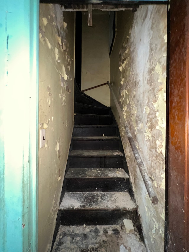 3674 Mount Elliott St, Detroit, MI 48207 - view of stairway