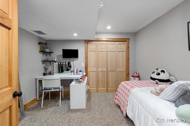 bedroom with recessed lighting, carpet flooring, visible vents, baseboards, and a closet