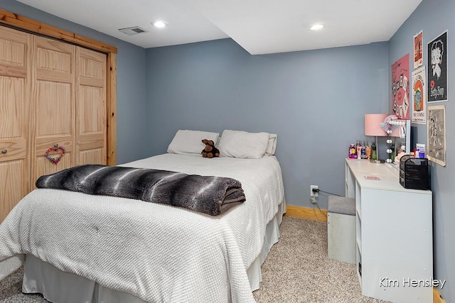 bedroom featuring baseboards, recessed lighting, visible vents, and light colored carpet