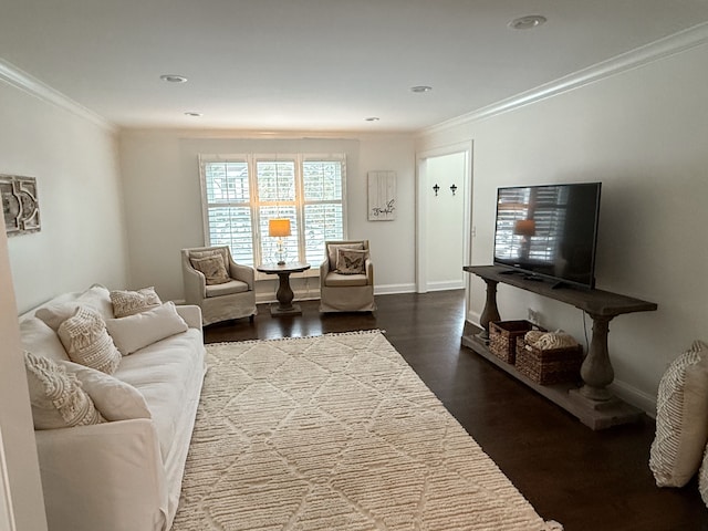 living room with recessed lighting, baseboards, ornamental molding, and dark wood finished floors