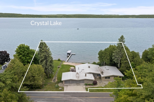 6863 Crystal Dr, Beulah, MI 49617 - aerial view of property's location with property parcel outlined