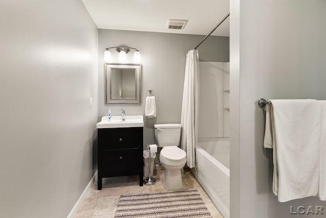 full bath featuring toilet, vanity, visible vents, baseboards, and shower / bath combination with curtain