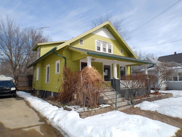 view of front of house featuring a porch