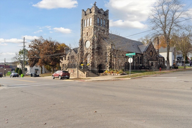 view of building exterior featuring a residential view