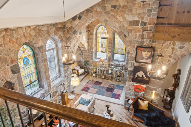 living area with ornamental molding