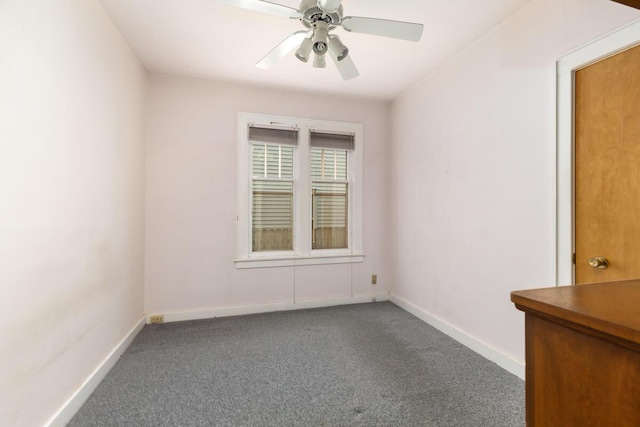 unfurnished room featuring ceiling fan, carpet flooring, and baseboards