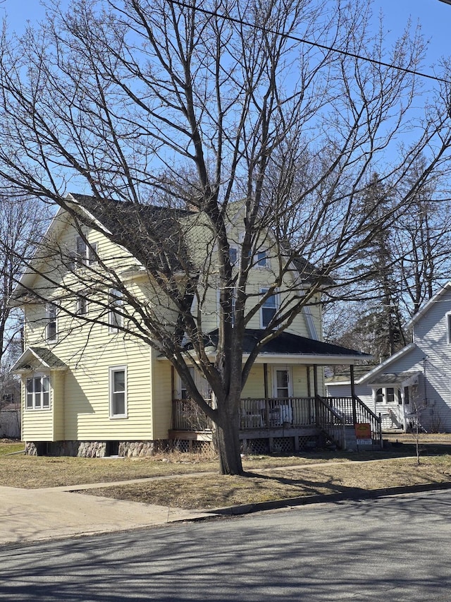 view of front of property with a porch