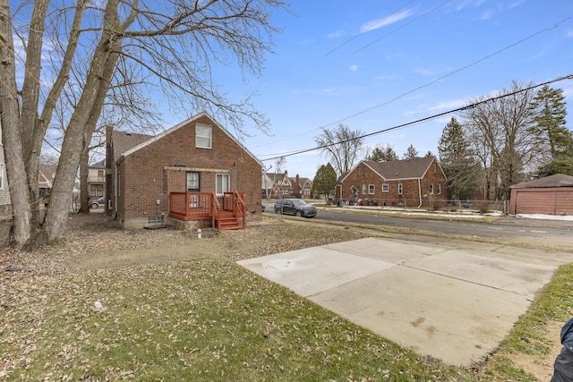 view of yard featuring a garage