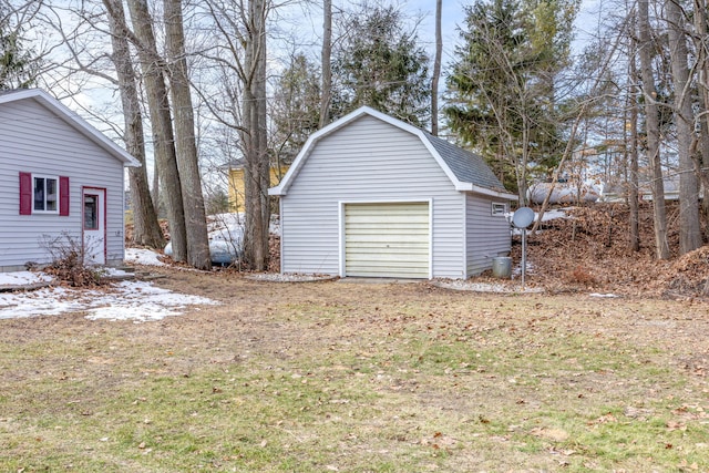 view of detached garage