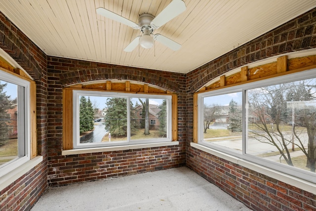 2412 Cornell St, Dearborn, MI 48124 - unfurnished sunroom with ceiling fan