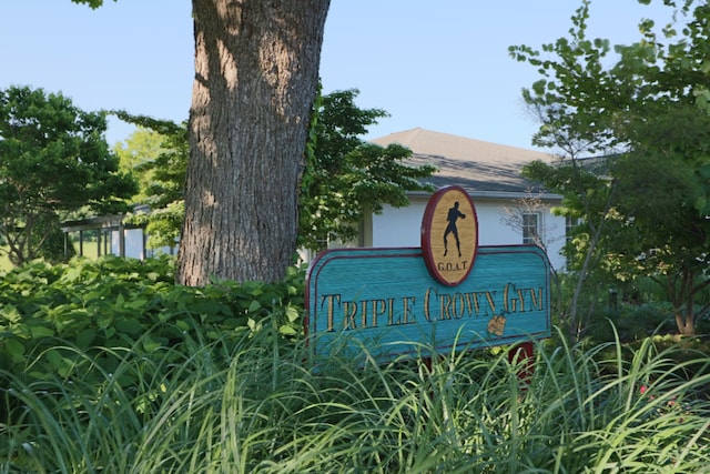 view of community / neighborhood sign