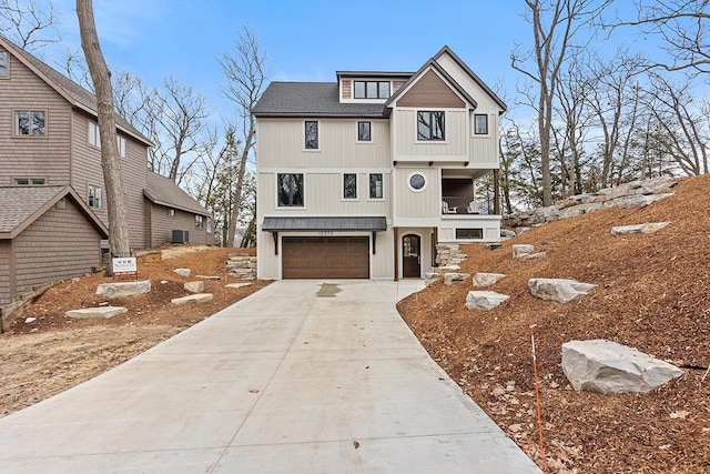 view of front of house with driveway and an attached garage