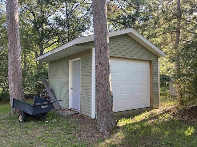 view of detached garage