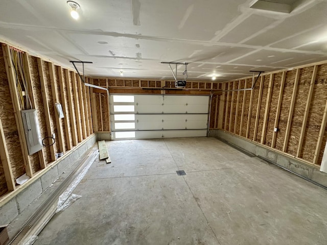 2653 Mclaughlin Ave, Muskegon, MI 49442 - view of garage