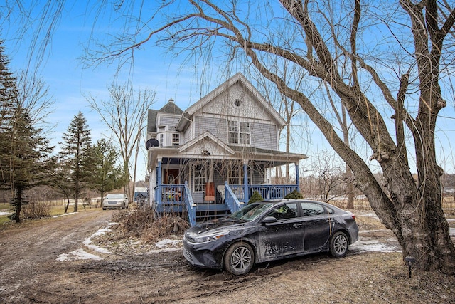 view of front of property featuring a porch