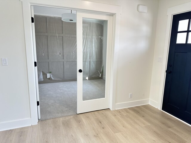1846 Round Barn Dr, Hudsonville, MI 49426 - entrance foyer featuring wood finished floors and baseboards