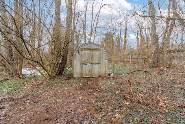 view of yard with a storage unit and an outdoor structure